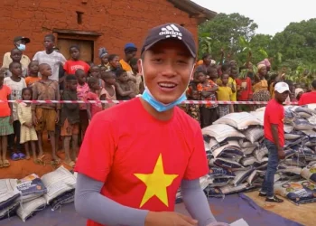 Tiểu sử Quang Linh Vlogs