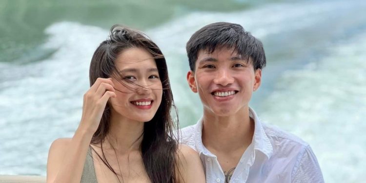 Tiểu sử cầu thủ Đoàn Văn Hậu