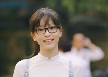 Tiểu sử Á hậu Phương Nga