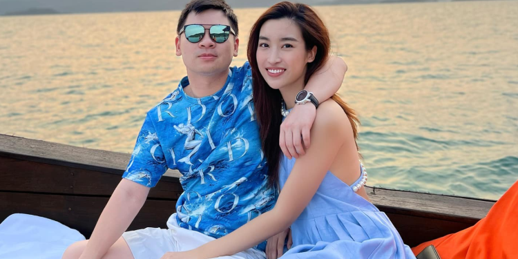 Hoa hậu Đỗ Mỹ Linh sinh con gái đầu lòng